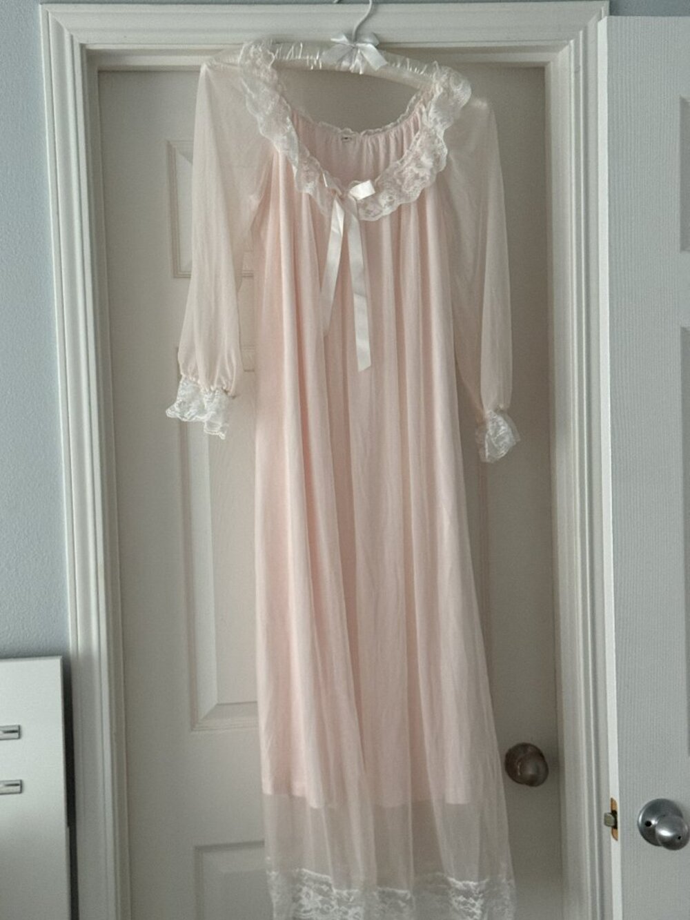 FLWYDRAN Women's Nightgown - Picture 2 of 5